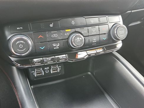 Used 2023 Dodge Durango GT AWD/4WD image 26