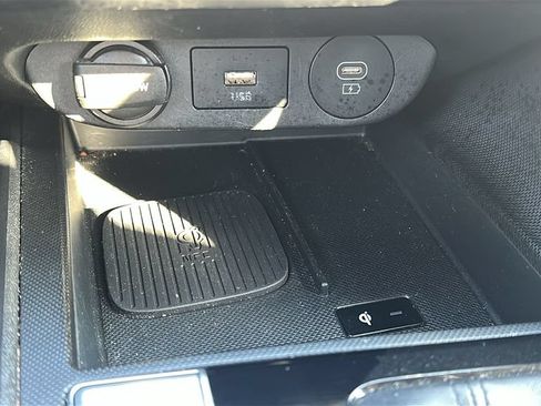 Used 2024 Hyundai Elantra Limited FWD image 27