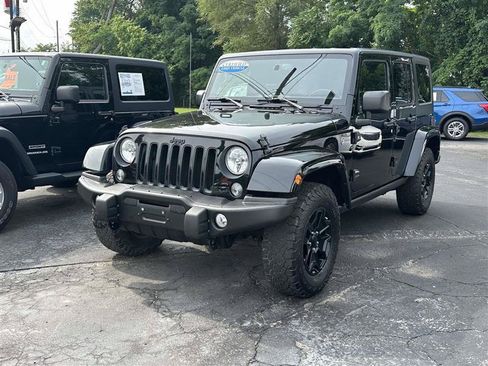 Used 2016 Jeep Wrangler Unlimited Sahara AWD/4WD image 4