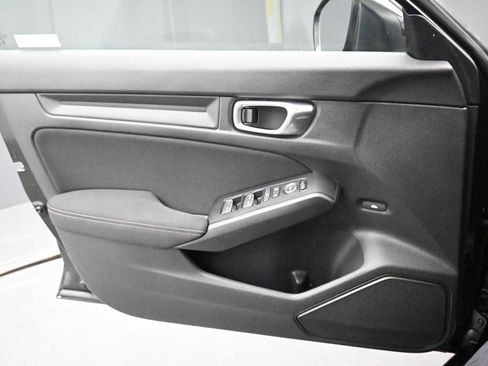 Used 2023 Honda Civic Sport image 11