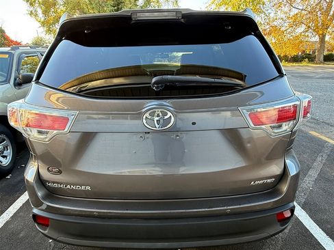 Used 2014 Toyota Highlander Limited image 4