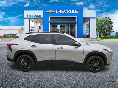 Used 2025 Chevrolet Trax ACTIV w/ Driver Confidence Package image 8