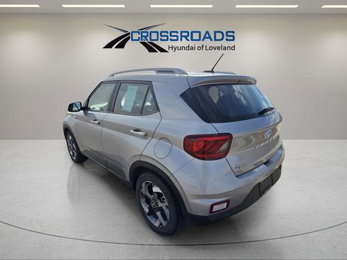 Used 2025 Hyundai Venue SEL image 3