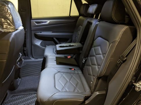 New 2026 Volkswagen Atlas Cross Sport SE image 23