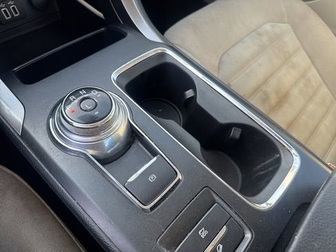 Used 2019 Ford Fusion SE image 15