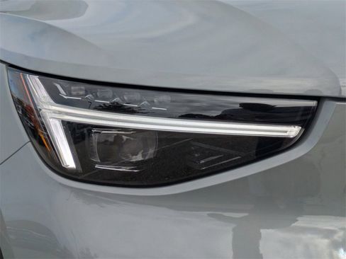 New 2025 Volvo XC40 B5 Plus w/ Protection Package Premier image 10