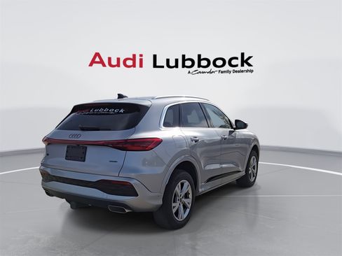 Used 2025 Audi Q5 Premium w/ Convenience Package image 8