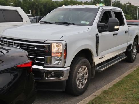 Used 2024 Ford F350 XLT AWD/4WD image 2