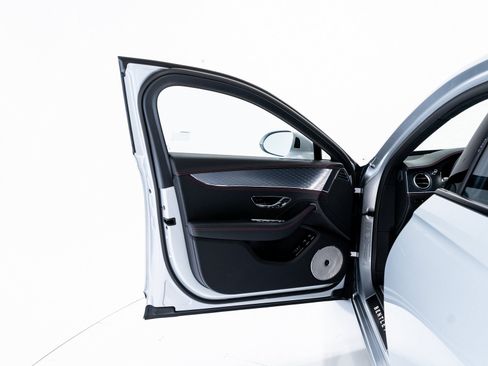 New 2025 Bentley Flying Spur Plug-In Hybrid image 10