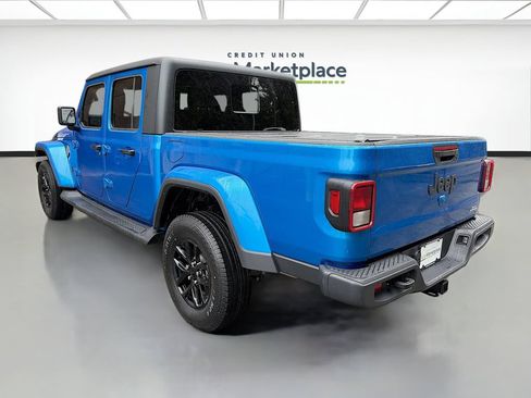 Used 2023 Jeep Gladiator Sport AWD/4WD image 5
