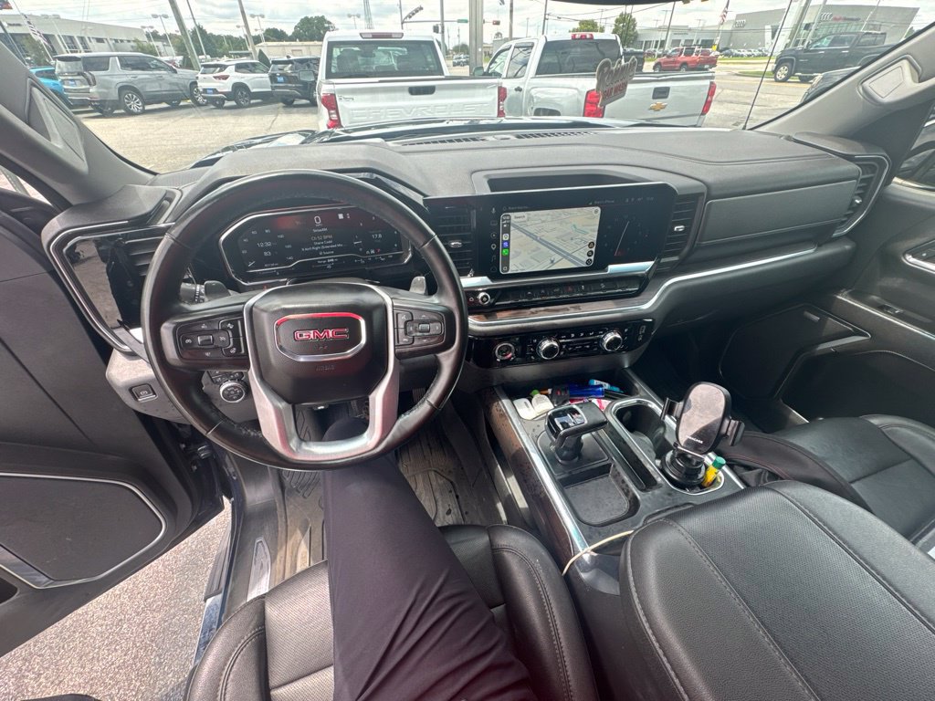 Used 2023 GMC Sierra 1500 SLT w/ SLT Premium Package AWD/4WD image 5