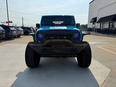 Used 2017 Jeep Wrangler Sport AWD/4WD image 4
