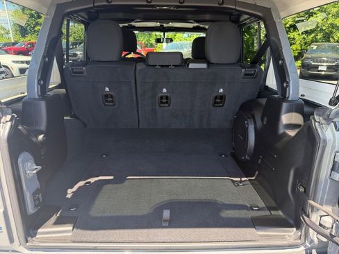 Used 2023 Jeep Wrangler Unlimited w/ Cold Weather Group AWD/4WD image 17