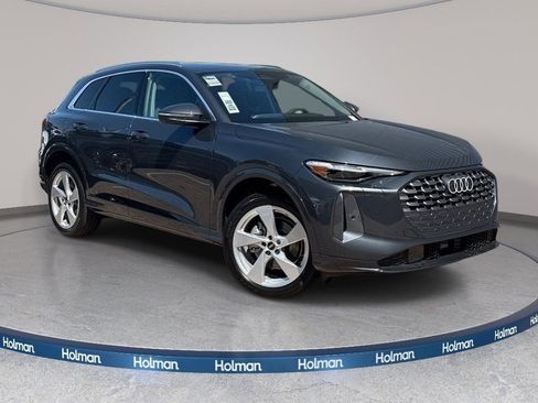 Certified 2025 Audi Q5 Premium Plus AWD/4WD image 2