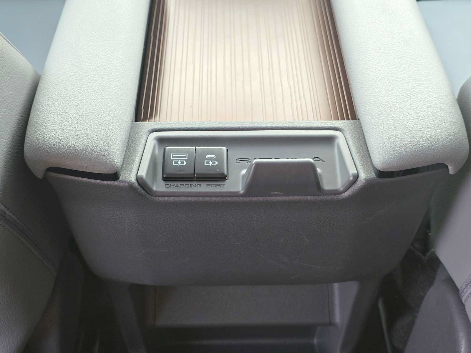 Certified 2021 Toyota Sienna XLE FWD image 21