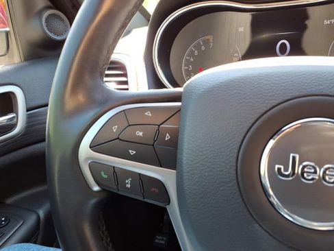 Used 2022 Jeep Grand Cherokee Laredo X RWD image 24