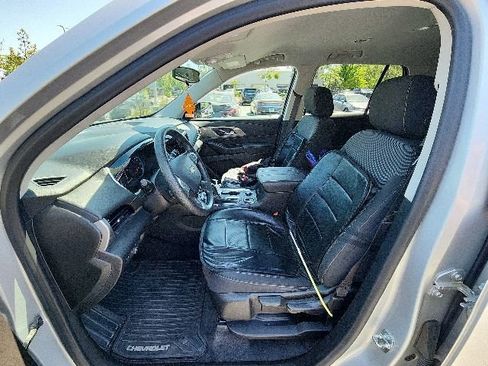 Used 2020 Chevrolet Traverse LS image 18