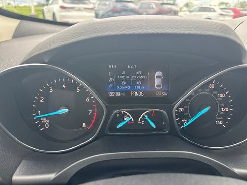 Used 2017 Ford Escape SE FWD image 12