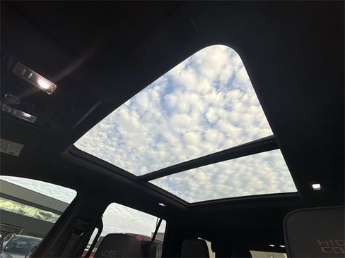 Used 2021 Chevrolet Tahoe High Country w/ Premium Package image 21