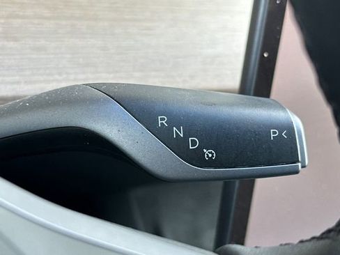 Used 2023 Tesla Model 3 Standard Range image 18