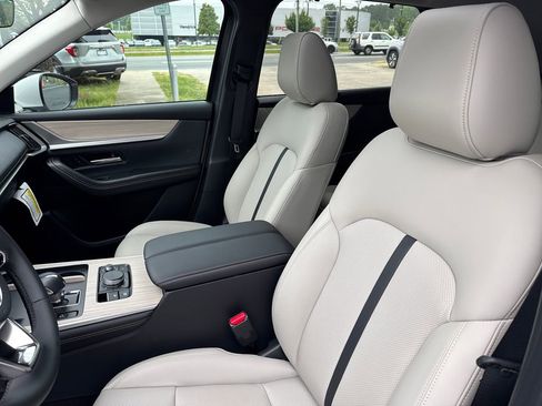 New 2026 MAZDA CX-90 Plug-In Hybrid w/ Preferred AWD/4WD image 9