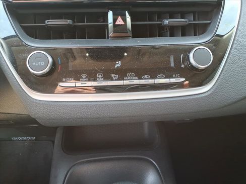 Used 2024 Toyota Corolla LE FWD image 22