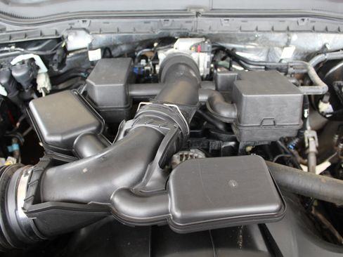 Used 2022 Ford F250 XL w/ Power Equipment Group RWD image 55