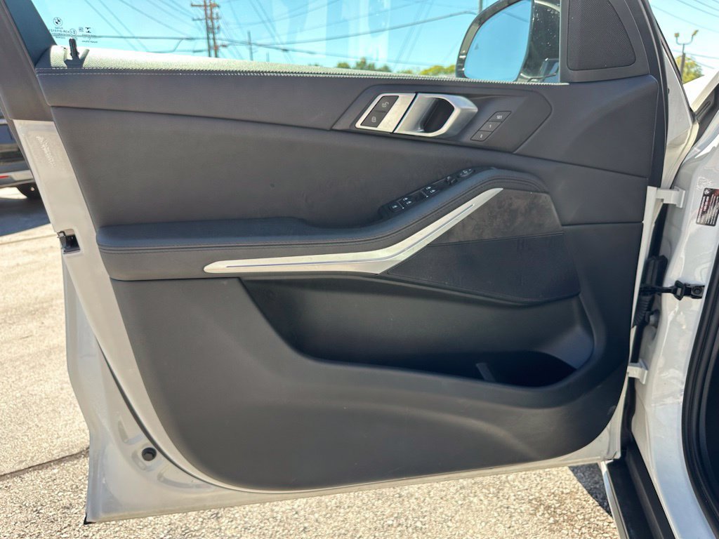 Used 2022 BMW X5 xDrive40i w/ Climate Comfort Package AWD/4WD image 19