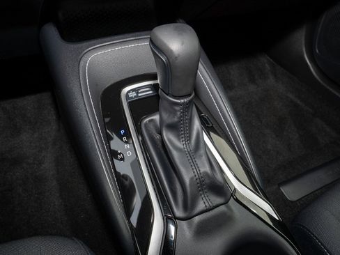 Certified 2025 Toyota Corolla SE image 18