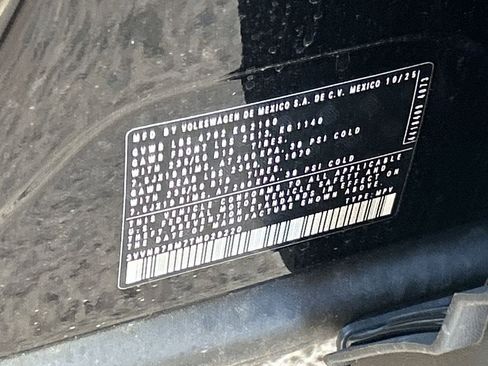 New 2026 Volkswagen Tiguan SE image 28