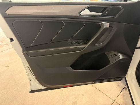 Certified 2022 Volkswagen Tiguan SE image 20