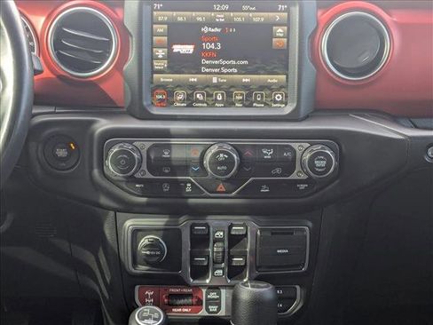 Used 2022 Jeep Wrangler Unlimited Rubicon w/ Steel Bumper Group image 15