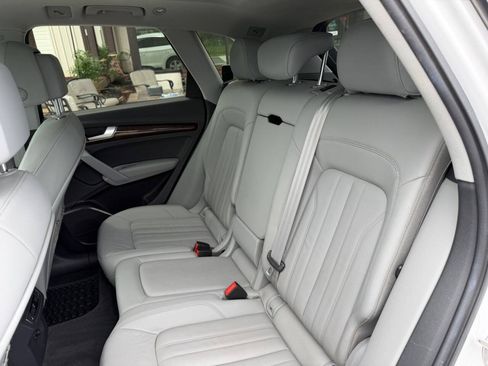 Used 2018 Audi Q5 2.0T Premium Plus AWD/4WD image 24