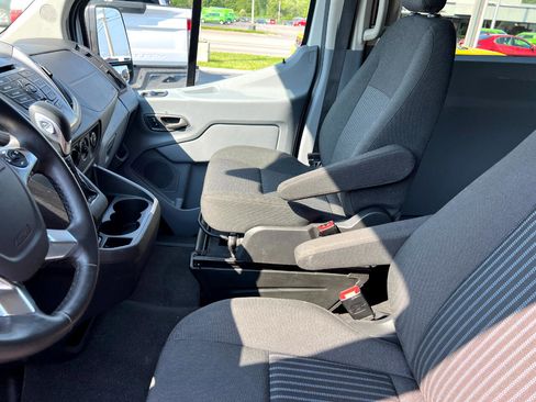 Used 2016 Ford Transit 150 XLT image 15