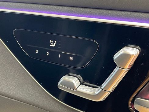 Used 2025 Mercedes-Benz GLC 350e 4MATIC image 28