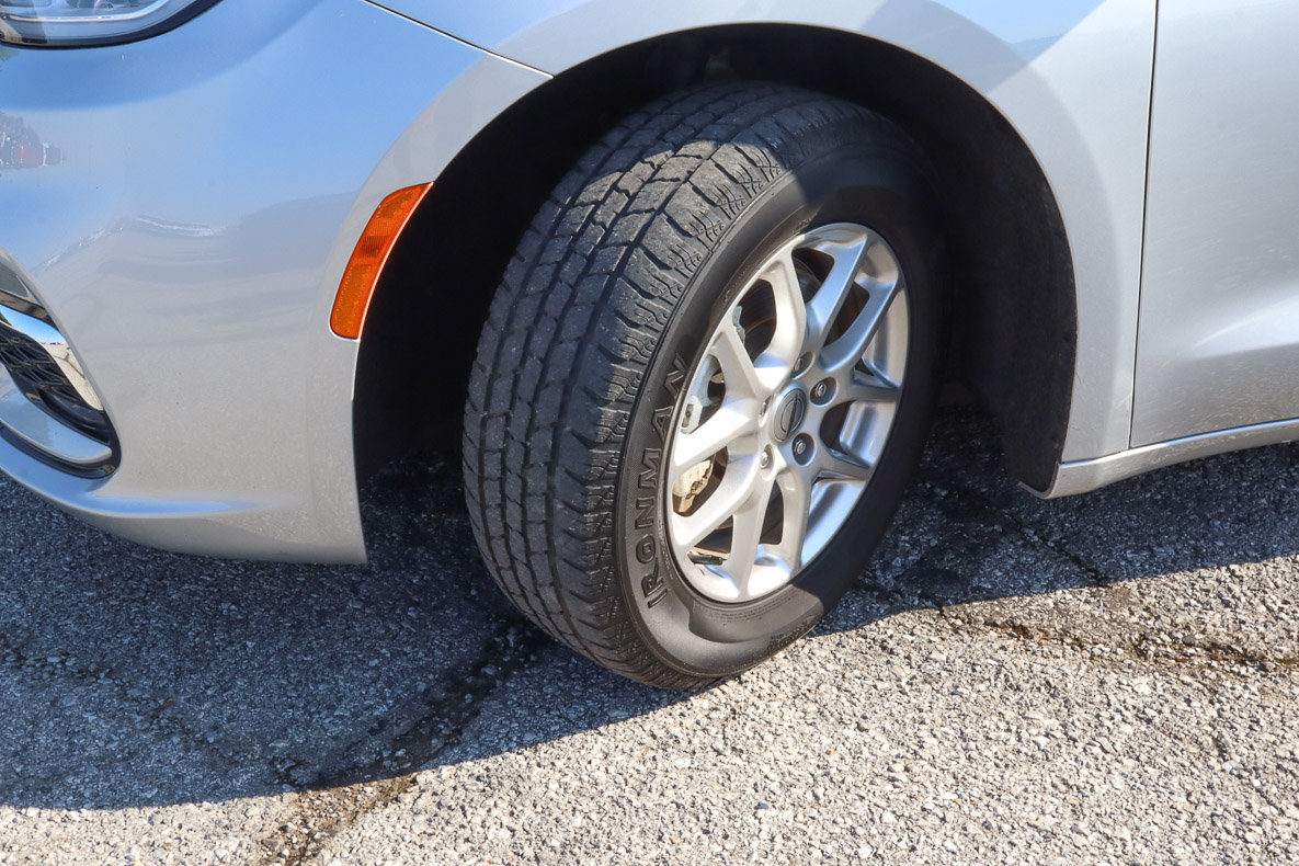 Used 2024 Chrysler Pacifica Touring-L FWD image 13