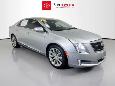 Used 2017 Cadillac XTS Luxury FWD image 1