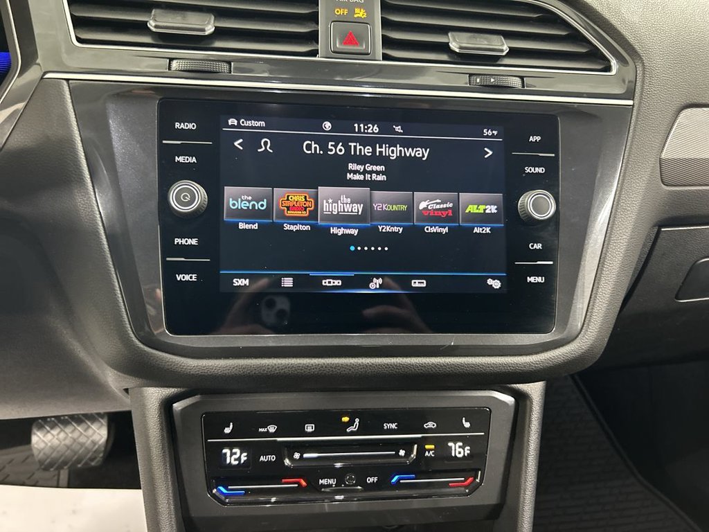 Used 2022 Volkswagen Tiguan SE w/ Panoramic Sunroof Package AWD/4WD image 14