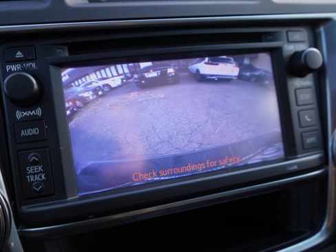 Used 2013 Toyota Highlander Plus FWD image 28