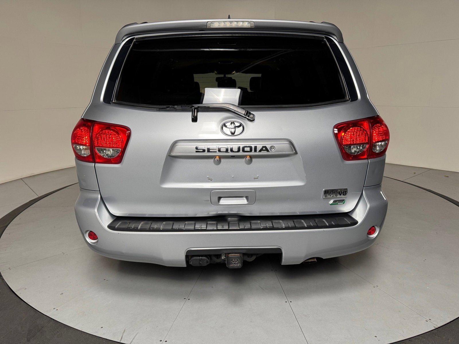 Used 2014 Toyota Sequoia SR5 w/ Premium Package AWD/4WD image 4