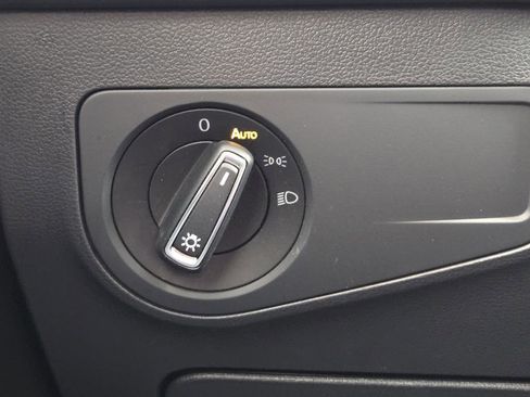 Used 2023 Volkswagen Tiguan SE R-Line image 17