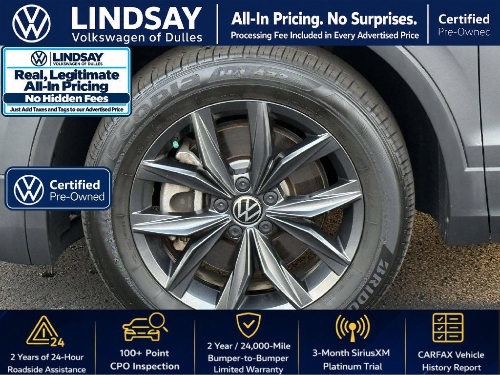 Used 2023 Volkswagen Tiguan SE w/ Panoramic Sunroof Package FWD image 9