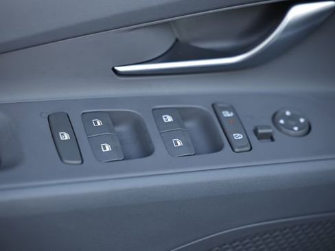 Certified 2025 Hyundai Elantra Sport image 16