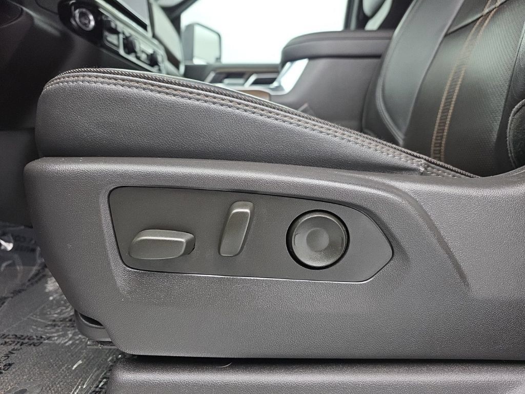 Used 2024 Chevrolet Silverado 3500 High Country AWD/4WD image 24