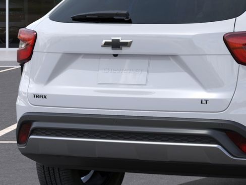 New 2026 Chevrolet Trax LT w/ Driver Confidence Package FWD image 14