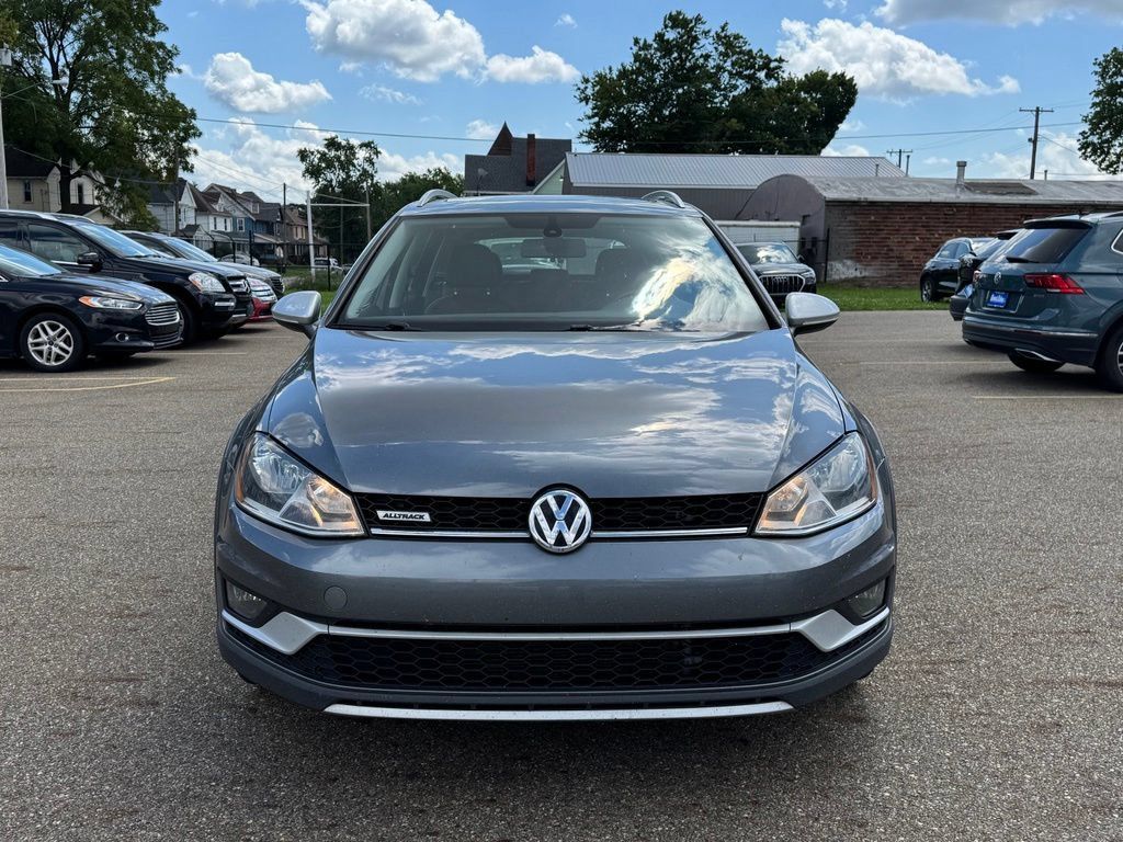 Used 2017 Volkswagen Golf Alltrack SEL AWD/4WD image 2
