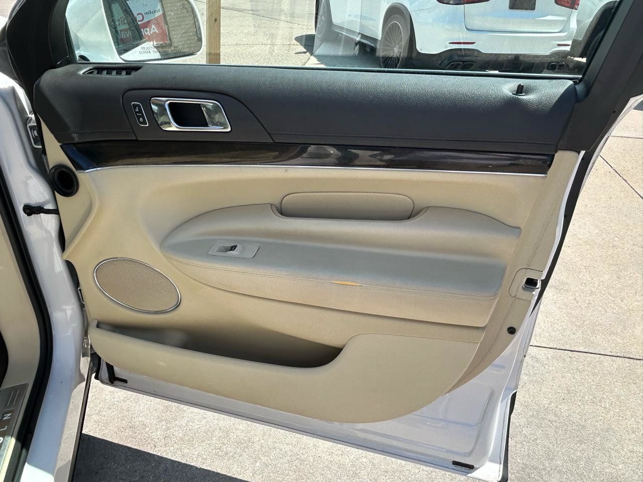 Used 2014 Lincoln MKT AWD w/ Equipment Group 201A image 17