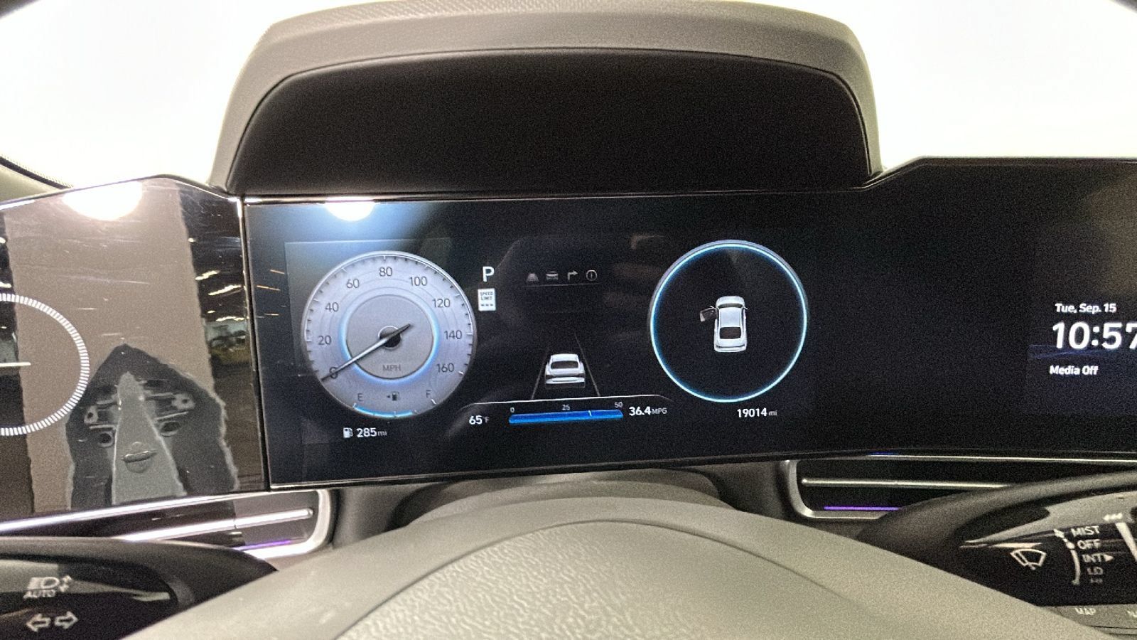 Certified 2024 Hyundai Elantra SEL FWD image 22