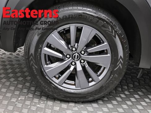 Used 2022 Nissan Pathfinder SV AWD/4WD image 32