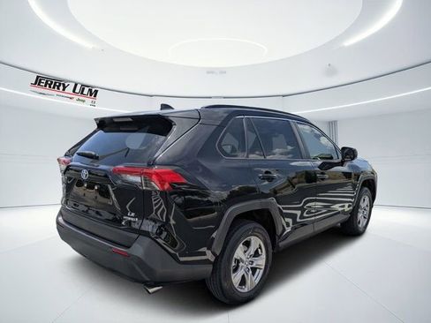 Used 2023 Toyota RAV4 LE AWD/4WD image 3